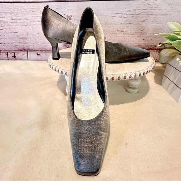 Stuart Weitzman Trending Metallic Silver Shoe Pump 2” Kitten Spool Heel Size 8.5 - Picture 2 of 13